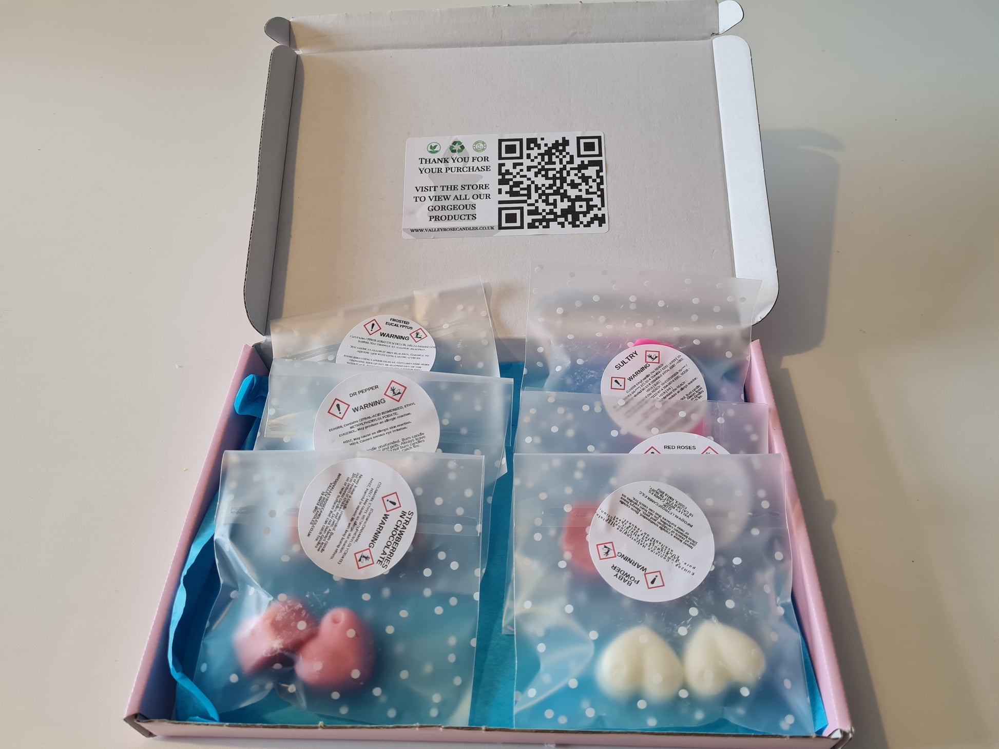 We know that all our melts smell amazing but sometimes it's difficult to decide. So you can now buy a box containing 12 mini melts from our range of scented wax melts. The box will be a lucky dip of random melts from our collection to pop in your wax melter. These sample melts are strong enough to give you several hours of great scent.